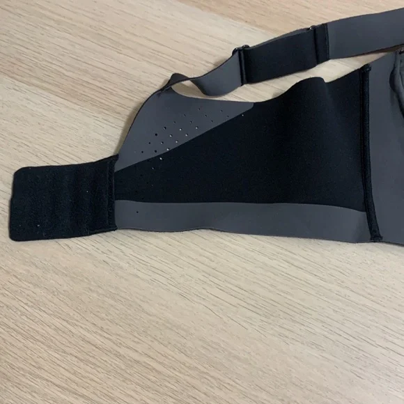 Title Nine Run It All Wireless Black Sports Bra - Picture 6 of 6